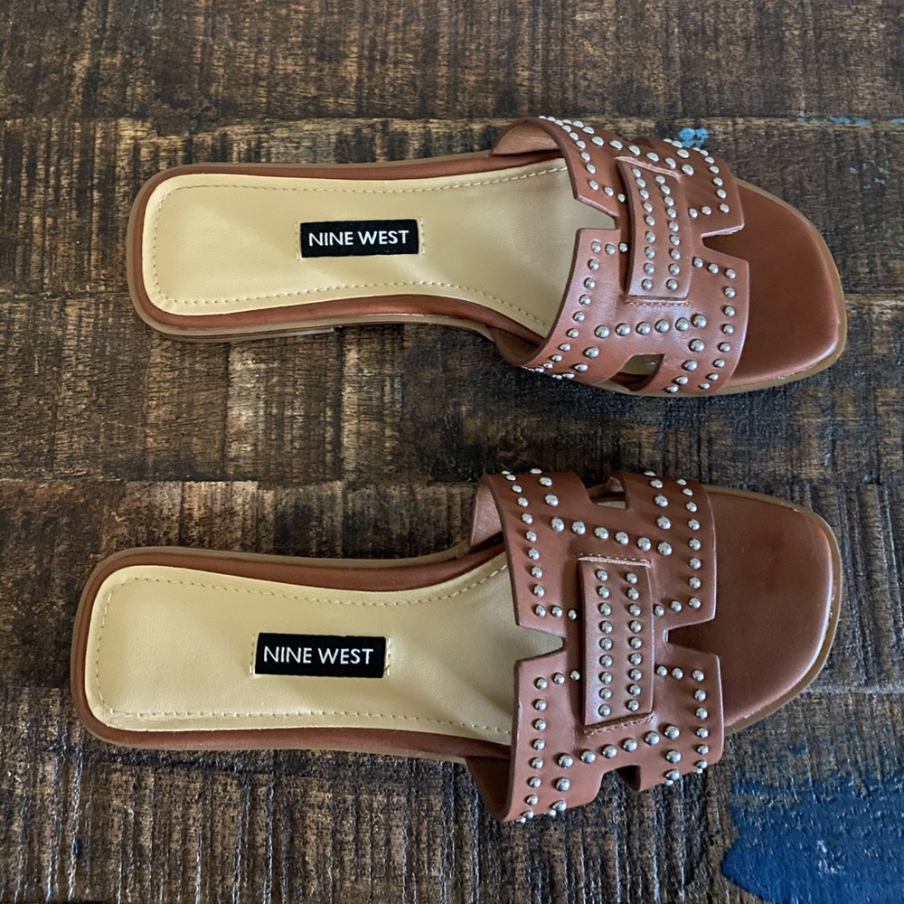 NINE WEST